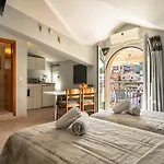 Zoi's Sea View In Aparthotel