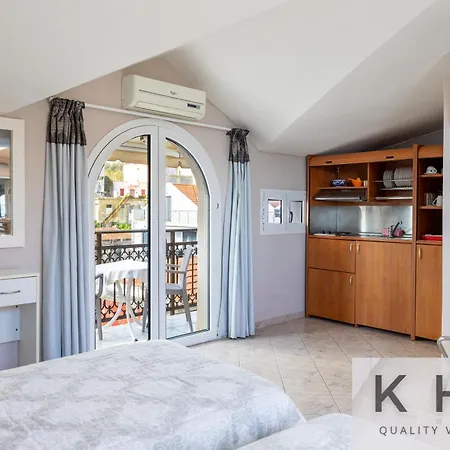 Zoi Apart-hotel 2*