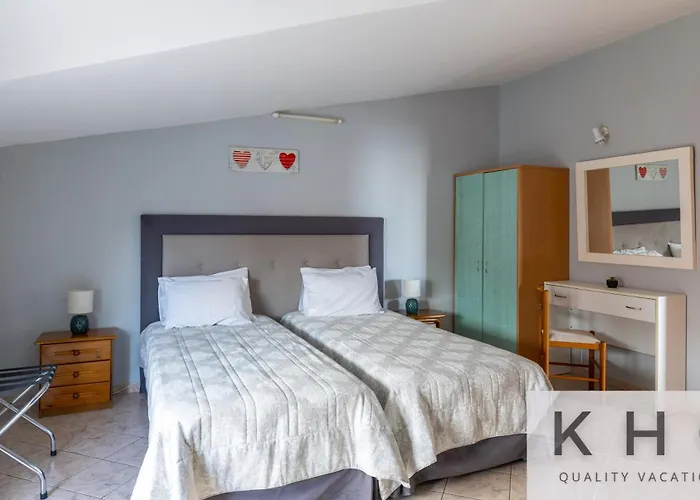 Zoi's Sea View In Aparthotel 3*