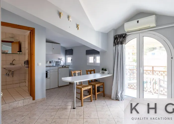 Zoi's Sea View In 3*